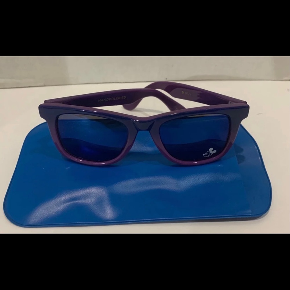 Mickey Kids Sunglasses - Picture 4 of 6